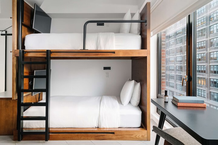 Room 65 of 143