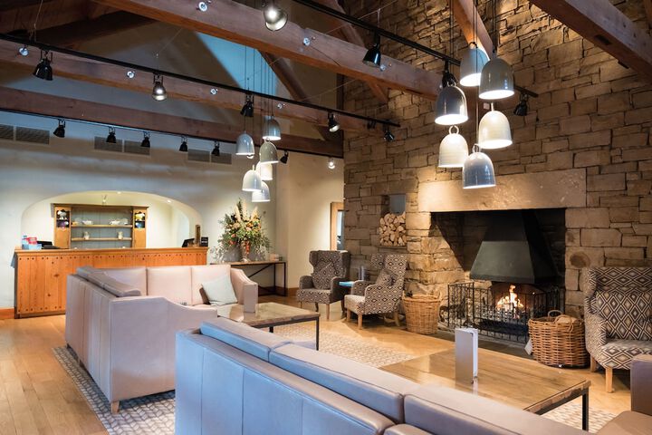 Entrance & Lobby