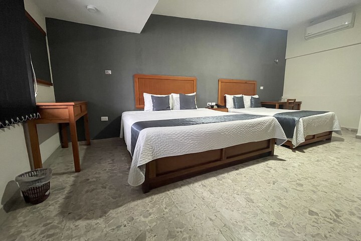 Room 7 of 33
