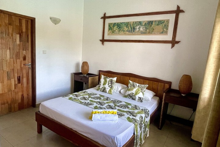 Room 7 of 32
