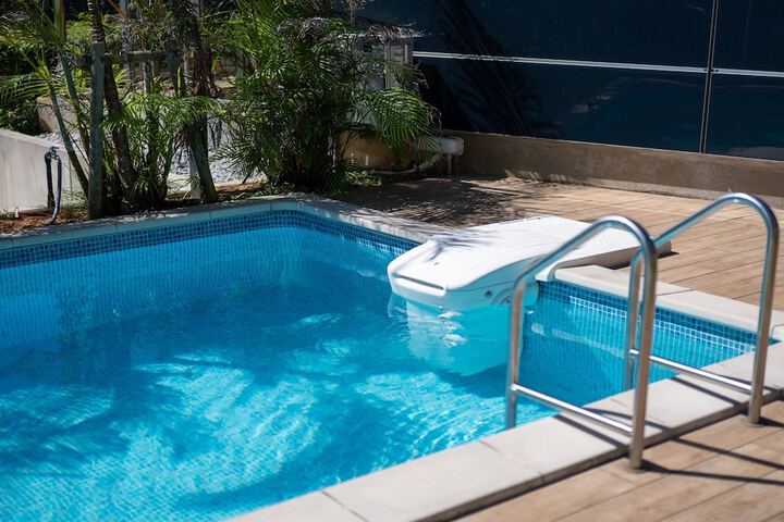 Pool 55 of 90