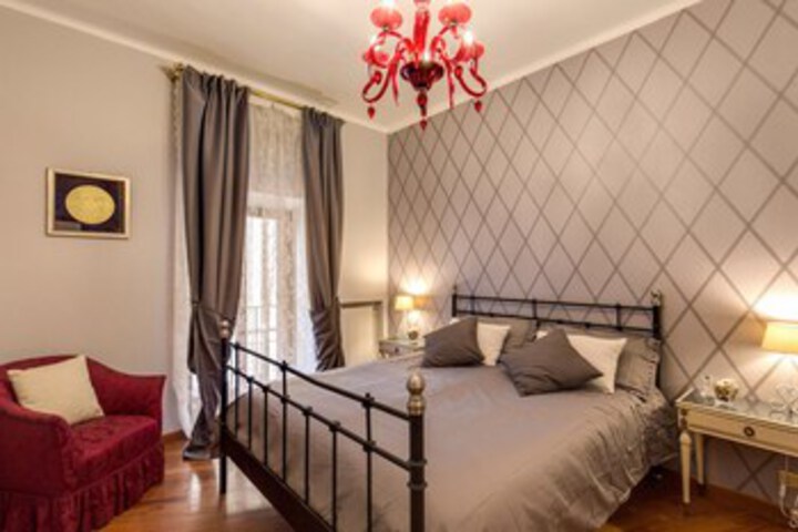 Room 19 of 33