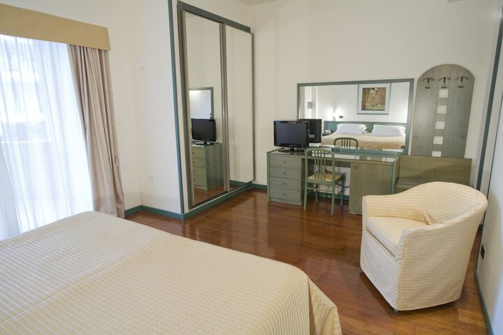 Room 13 of 50
