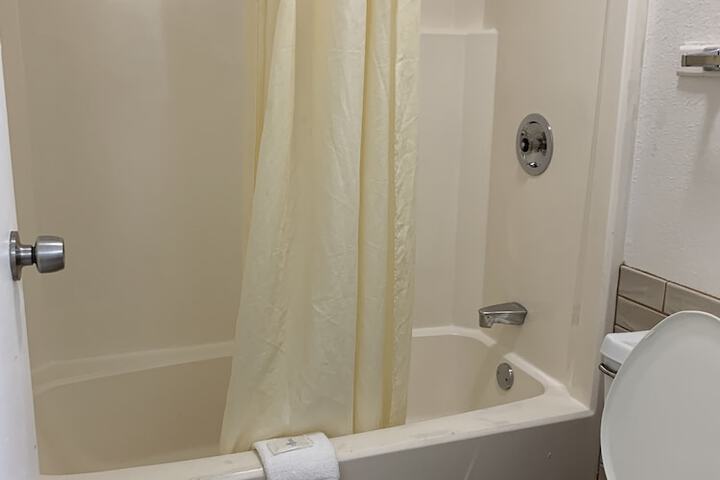 Basic Single King Bed (3 of 7)