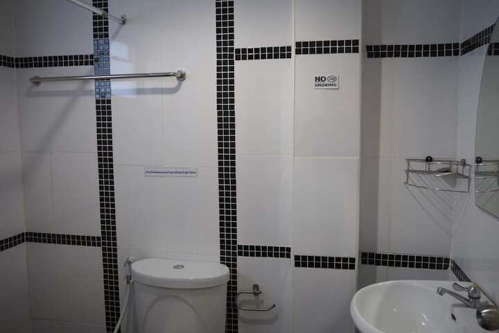 Room 54 of 65