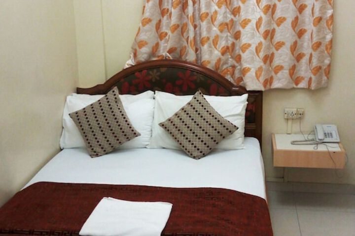Room 8 of 27