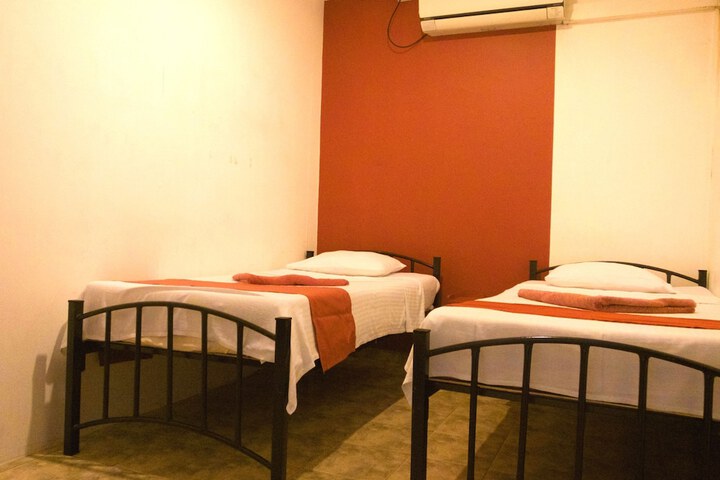 Room 10 of 29