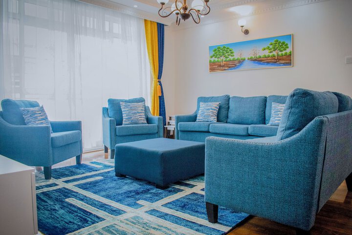 Luxel Suites by Homes by Della