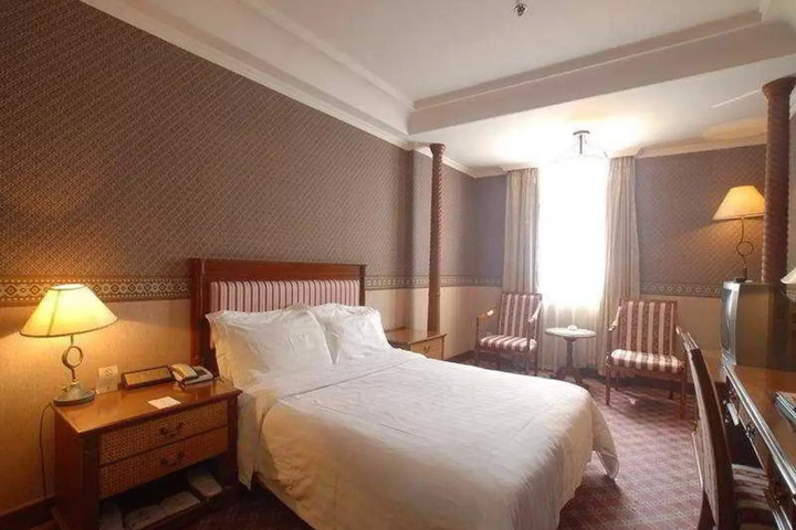 Room 3 of 5
