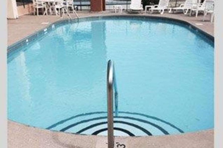 Pool 24 of 36