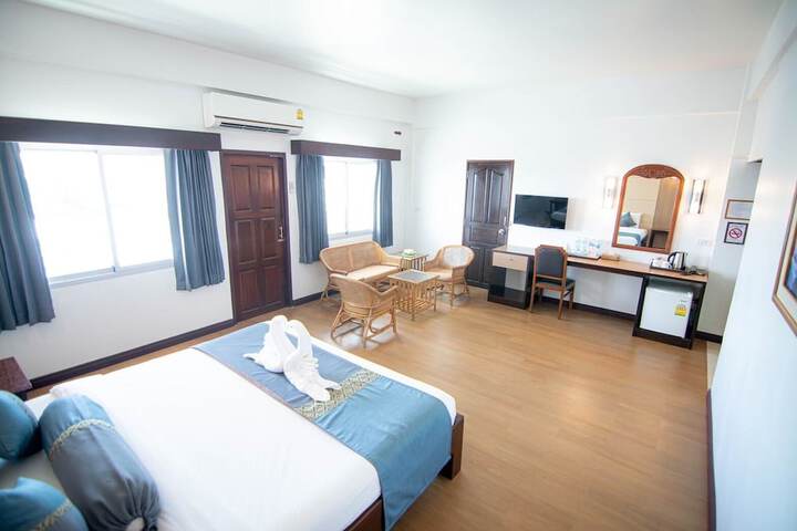 Room 4 of 44