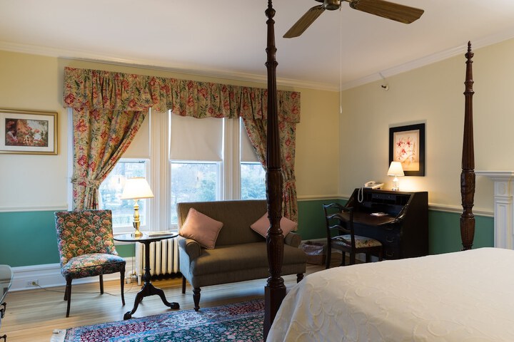 Room 7 of 258