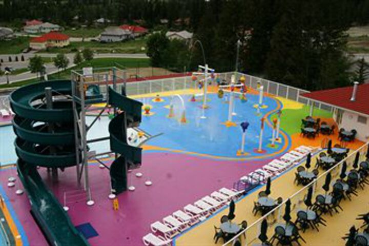 Pool 21 of 21