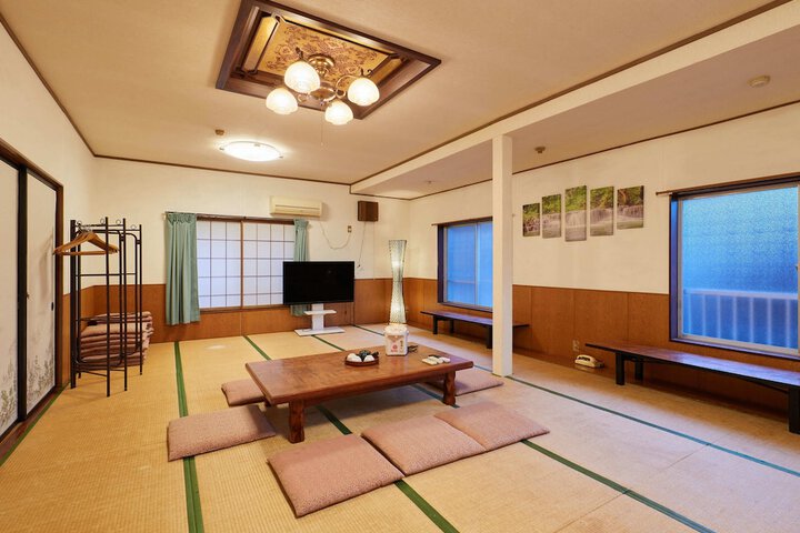 Room 16 of 75
