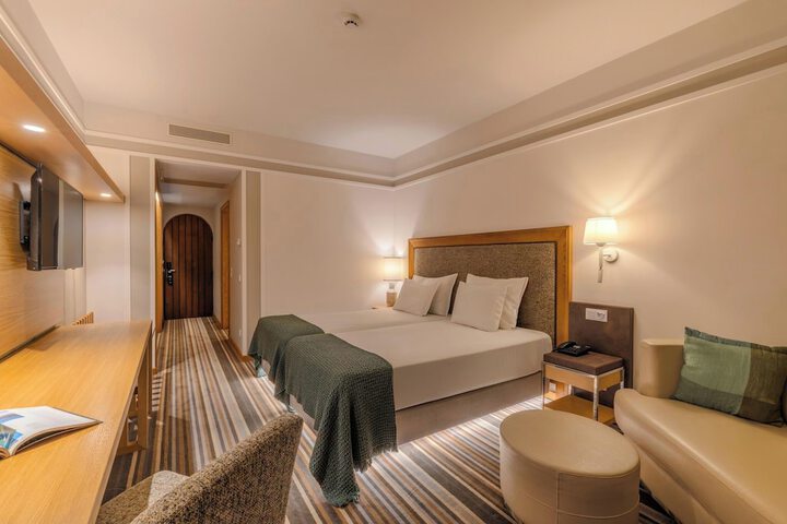 Room 8 of 47