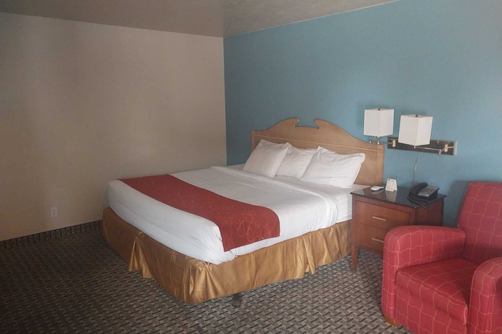 Room 8 of 15
