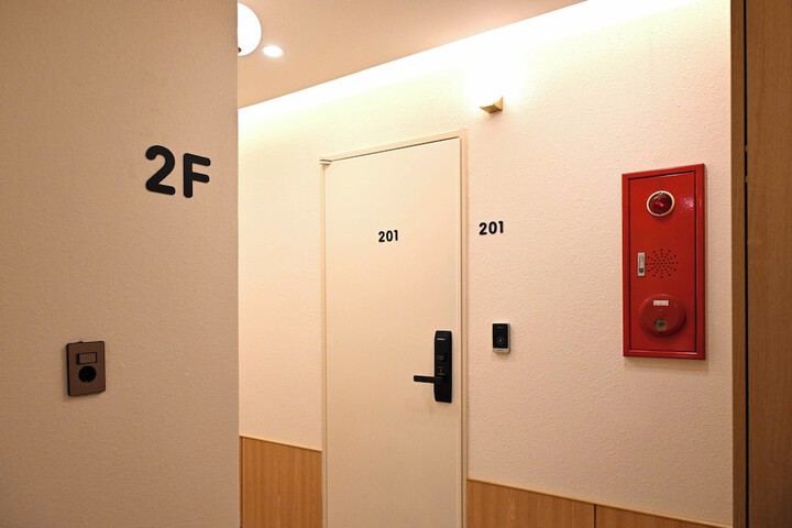 Room 24 of 113