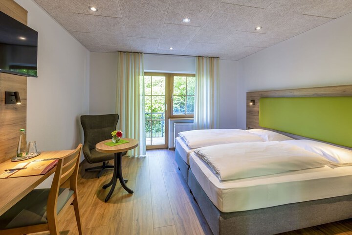 Room 4 of 23