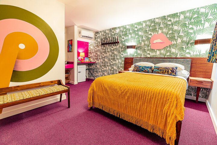 Room 5 of 19