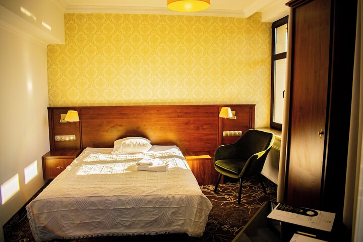 Room 12 of 60