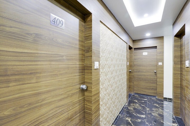 Ballroom/Hall 26 of 35