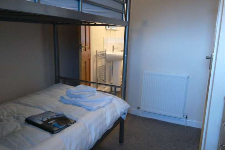 Room 4 of 27