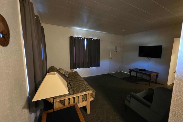 Room 16 of 21