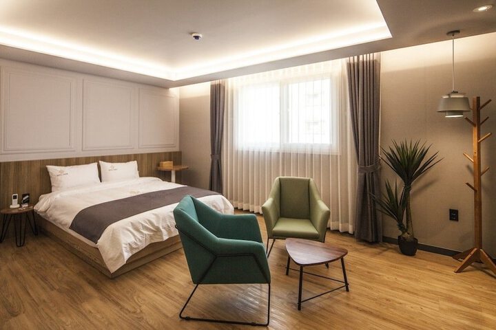 Room 14 of 107