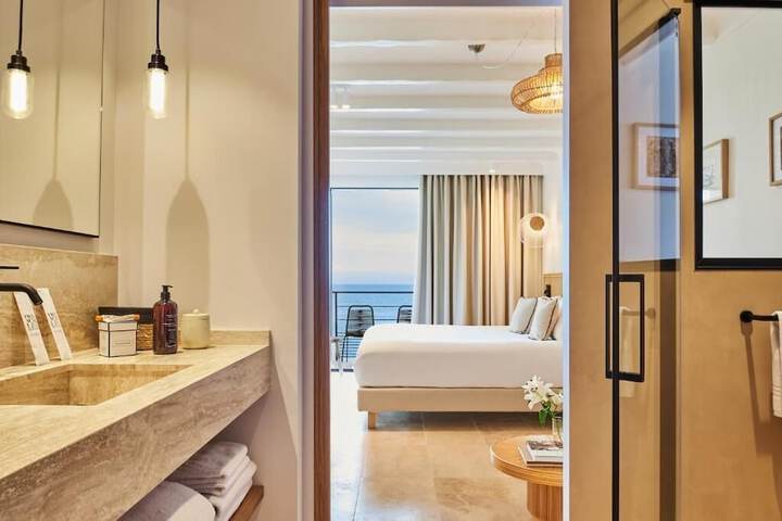 Room 10 of 51