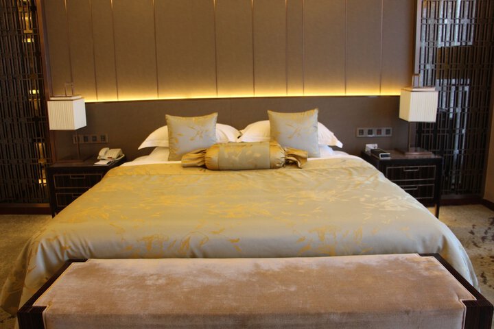 Room 21 of 77