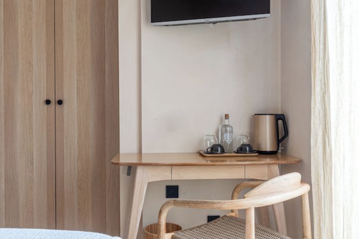 Room 8 of 35