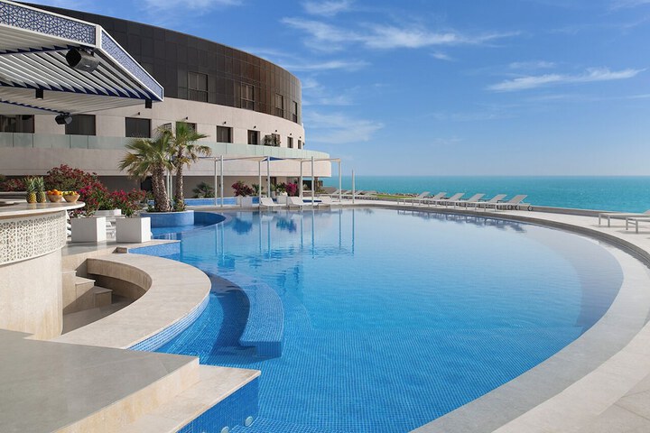 Pool 19 of 44