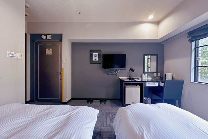 Room 10 of 44