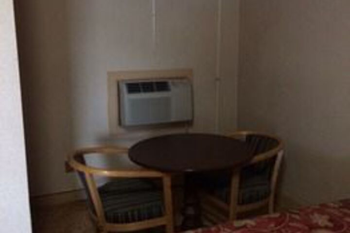 Room 13 of 20
