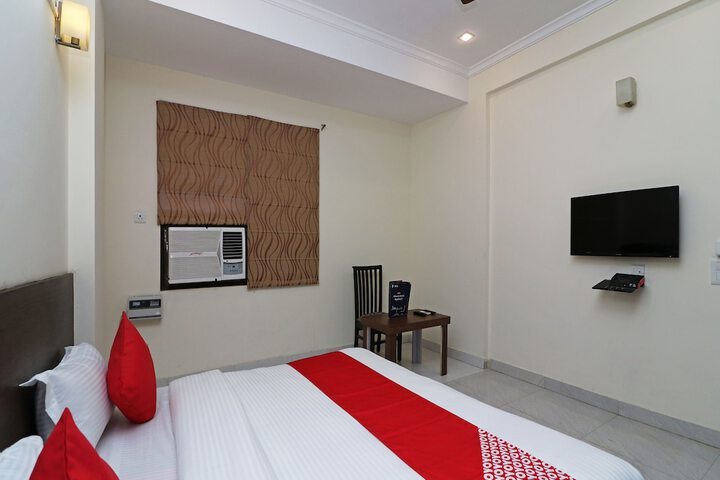 Room 15 of 23