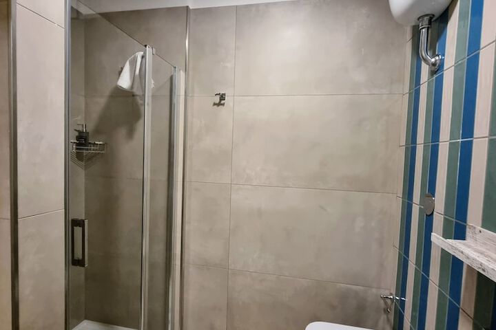Room 21 of 43