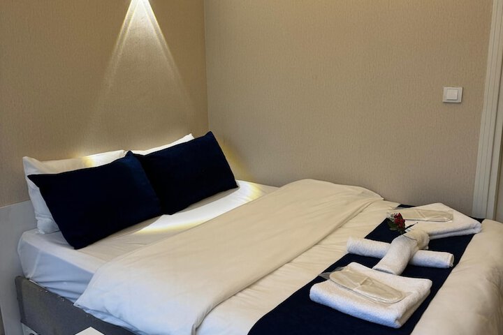 Room 10 of 49