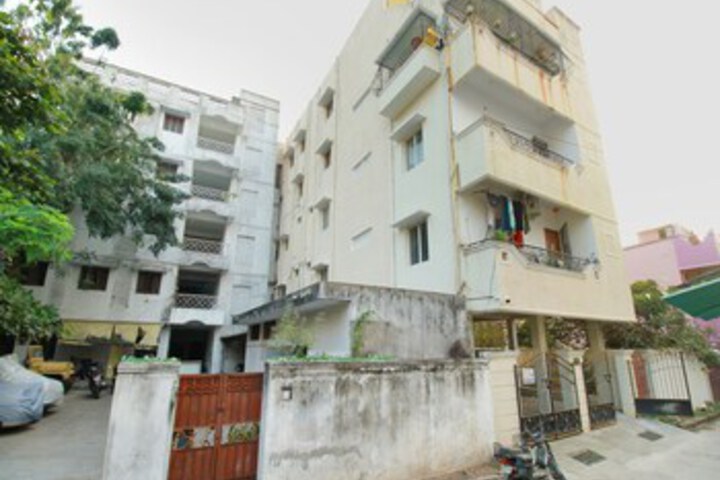 OYO 11358 Home Compact 2BHK Near Promenade Beach