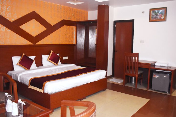 Room 15 of 38