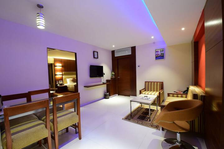 Room 17 of 36