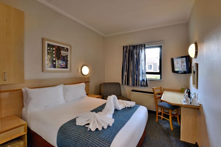 Room 8 of 27