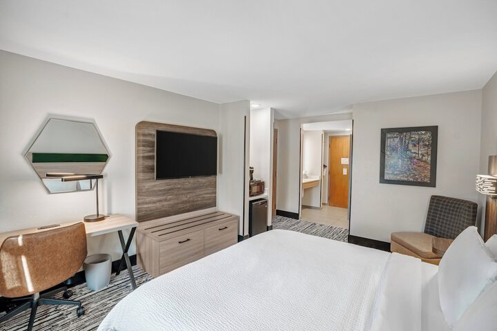 Room 21 of 120