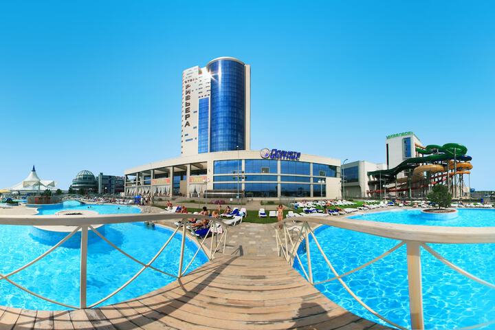 Hotel Pool