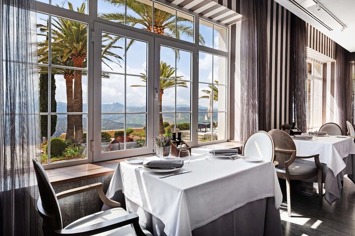 Dining 60 of 88