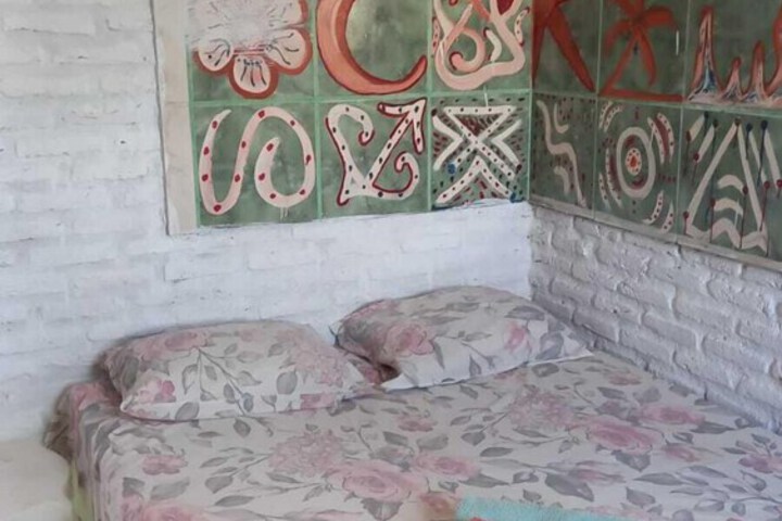 Room 6 of 13