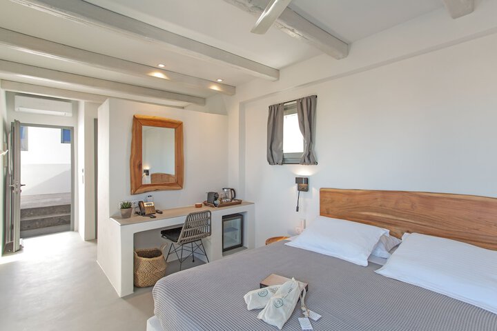 Room 4 of 73