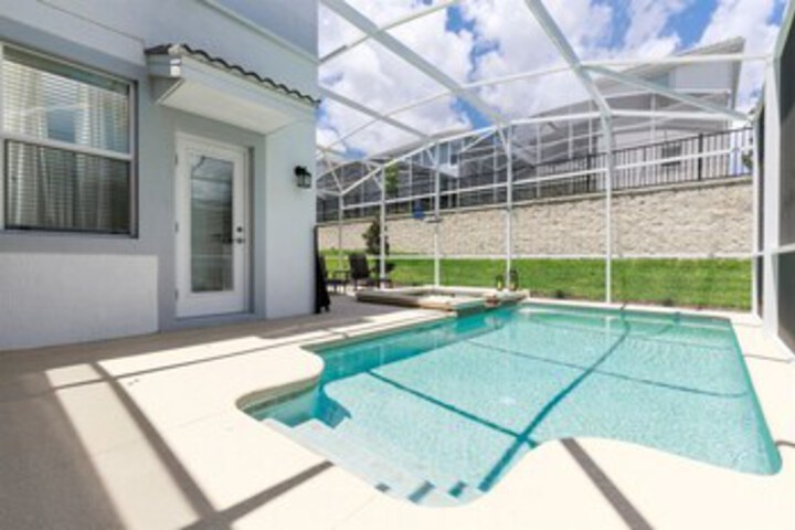 Pool 22 of 35