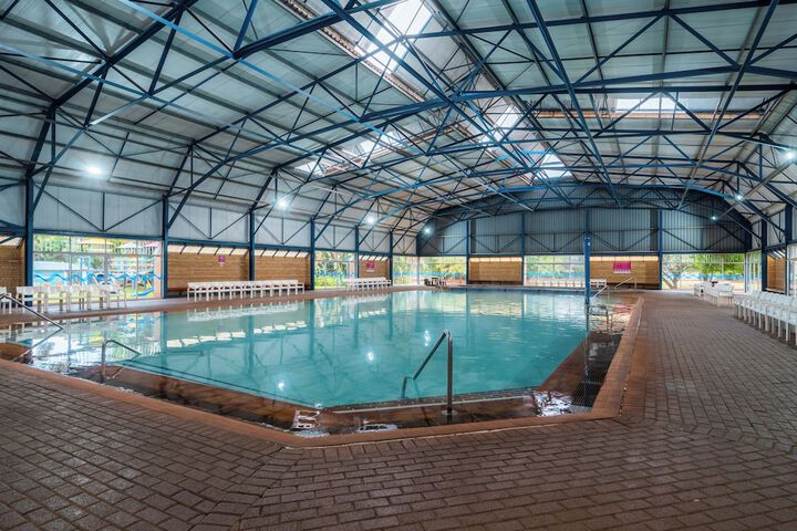 Pool 170 of 236