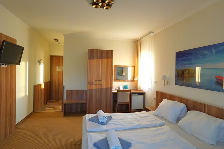 Room 5 of 88