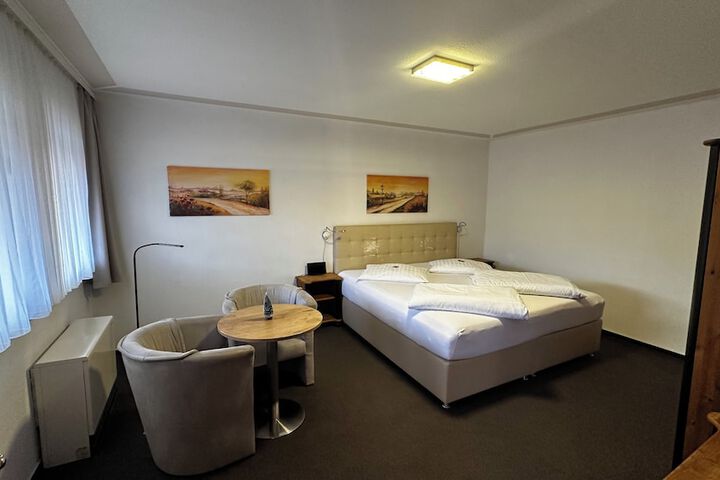 Room 34 of 81